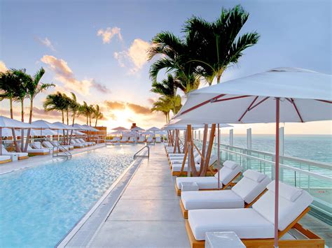 South Beach Miami Hotel Suites .